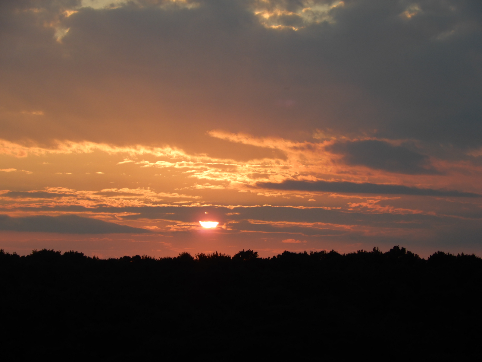 zum Abschluss noch ein Sonnenuntergang - fotografiert auf der Terrasse v. "Rucksackpeter"