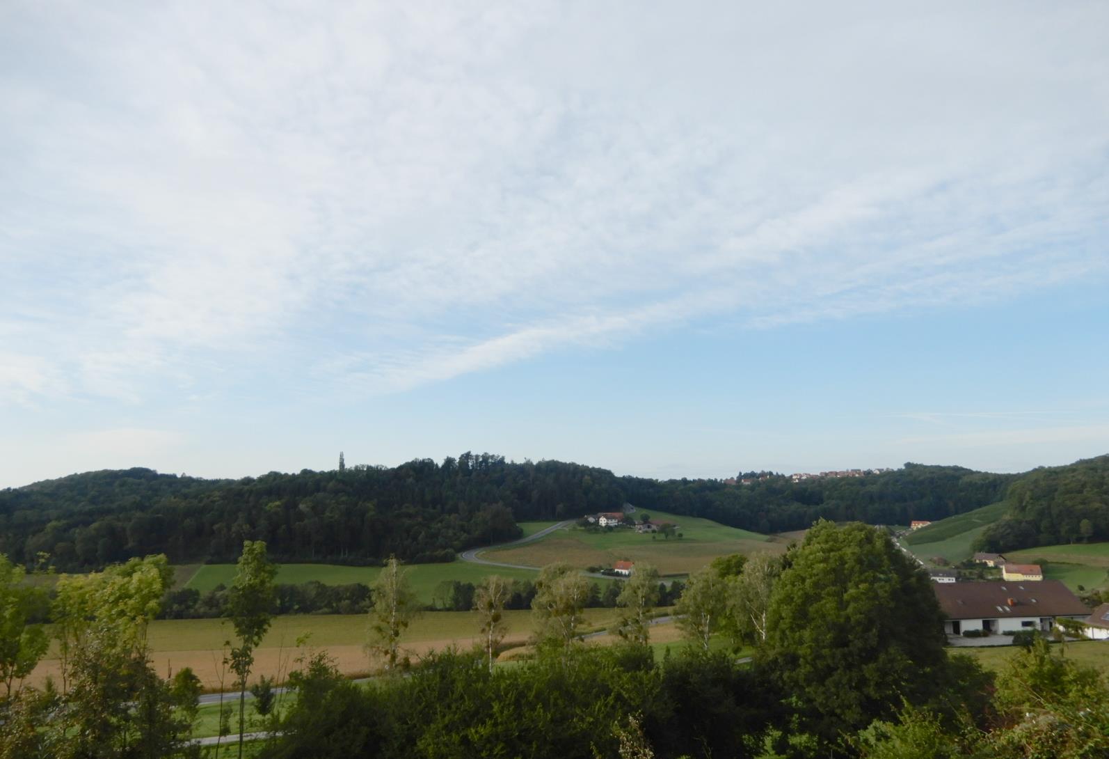 Blick  vom Hotelbalkon (in der Marktgemeinde Riegersburg) am Morgen