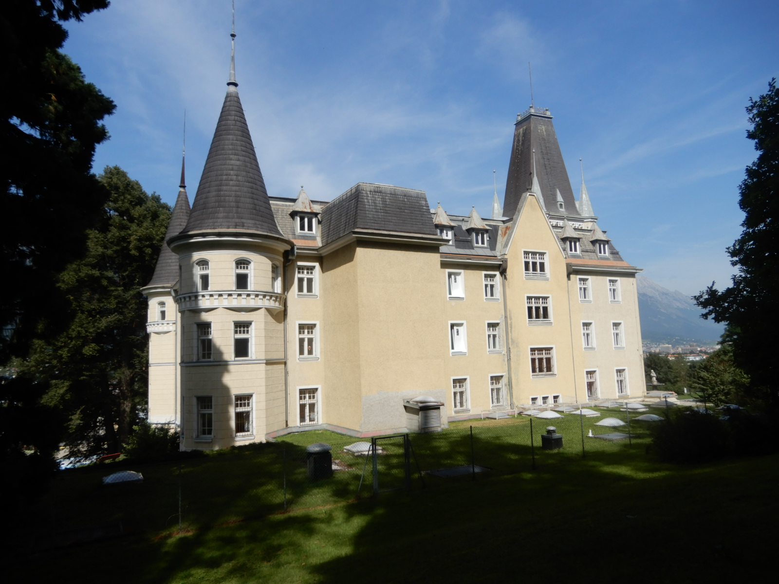 Schloss Mentlberg -Rückseite