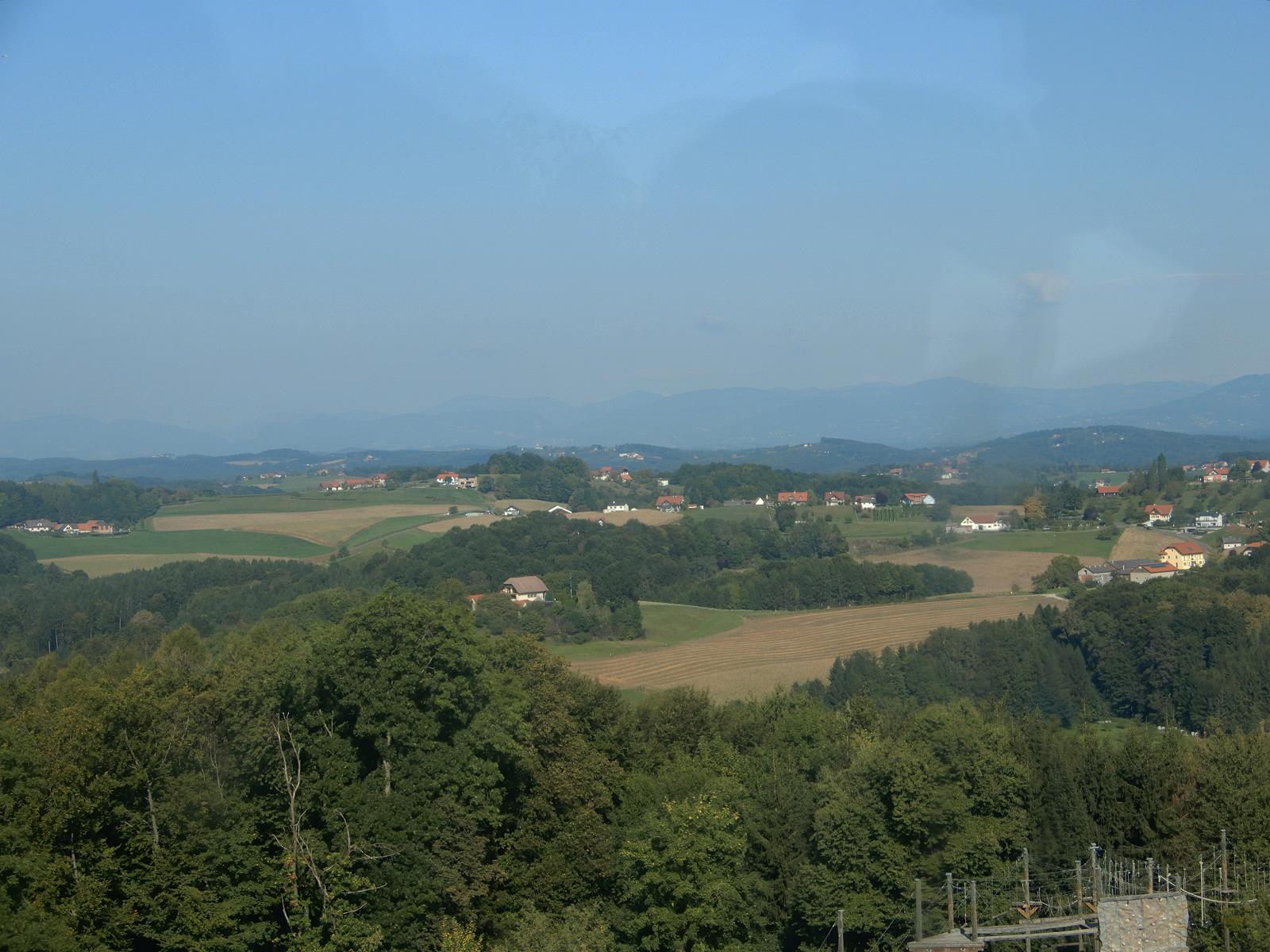 Blick vom Hotelbalkon (in der Marktgemeinde Riegersburg) am Morgen