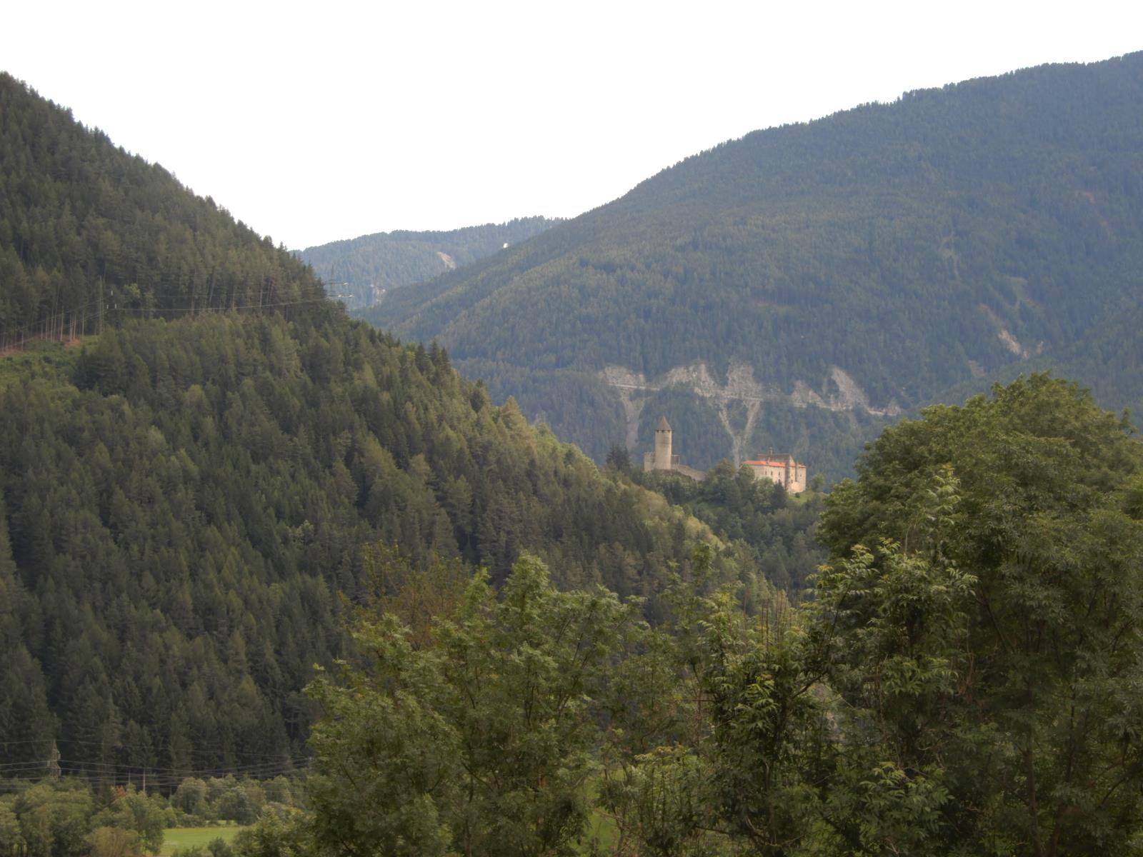 Blick zur Burg Sprechenstein