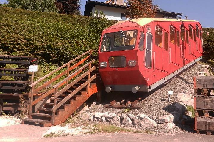 ein Wagen von der alten Hungerburgbahn in Innsbruck