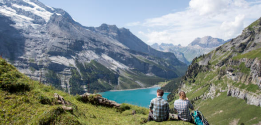 In unmittelbarer Nähe des Blausees liegt einer der liebsten Badeorte von Rachel aus Bogis-Bossey (VD): der Oeschinensee bei Kandersteg im Berner Oberland.