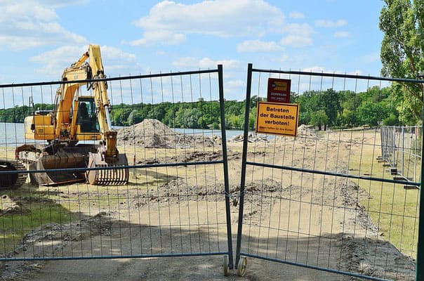 Hausbau, Blockhäuser, Bauen, Baustelle, Grundstück,  Bodenplatte, Fundament, Streifenfundament, Bauen, Thermobodenplatte, Punktfundament,  Neubau, Bauvorhaben, Bauerfahrene Wiederverkäufer für Blockhäuser gesucht, Niedrigenergiehaus planen, Hauskauf 