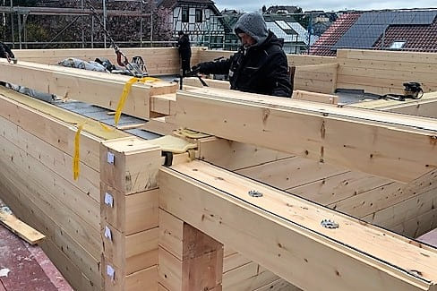 Blockhausprofi bei der Arbeit in Niedersachsen  