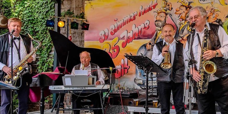 Die "Tosca-Combo" (im Bild: 2011) spielt häufig im Klubhaus Zschornewitz - 1976
