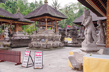 56　バリ島インドネシアウブドティルタエンプル寺院パワースポット世界遺産石像