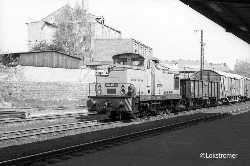 DR 106 315  in Roßlau/Elbe am 14.05.1982