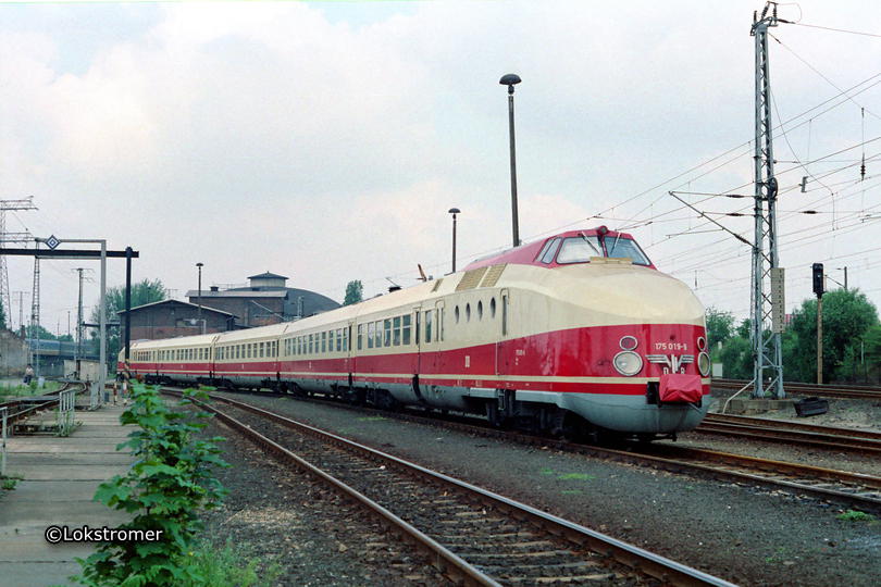 175 019 im Bw Berlin-Rummelsburg am 6. Juni 1990