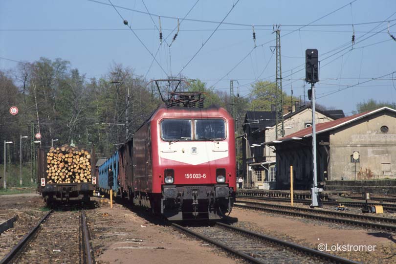 DB 156 003 mit Güterzug in Klingenberg-Colmnitz am 02.05.1995