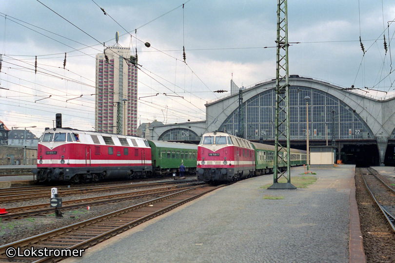 DR 118 746 und 118 805 mit Personenzügen in Richtung Chemnitz am 07.06.1991 in Leipzig Hbf