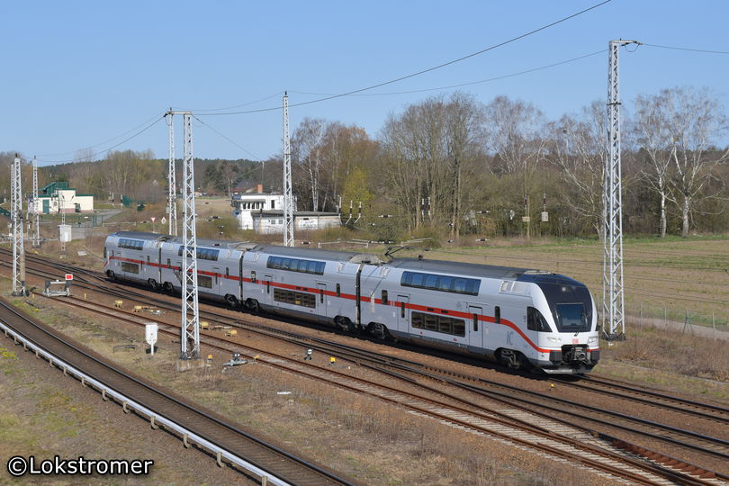 Den Auftakt macht der ehemalige Westbahn 4110 009 nach Rostock (Schönfließ am 04.04.2020)