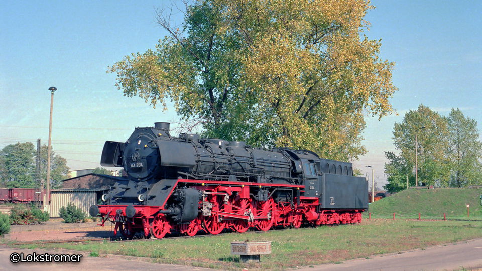 03 204 als Lokomotivdenkmal auf dem Bw-Gelände in Cottbus am 3. Oktober 1990