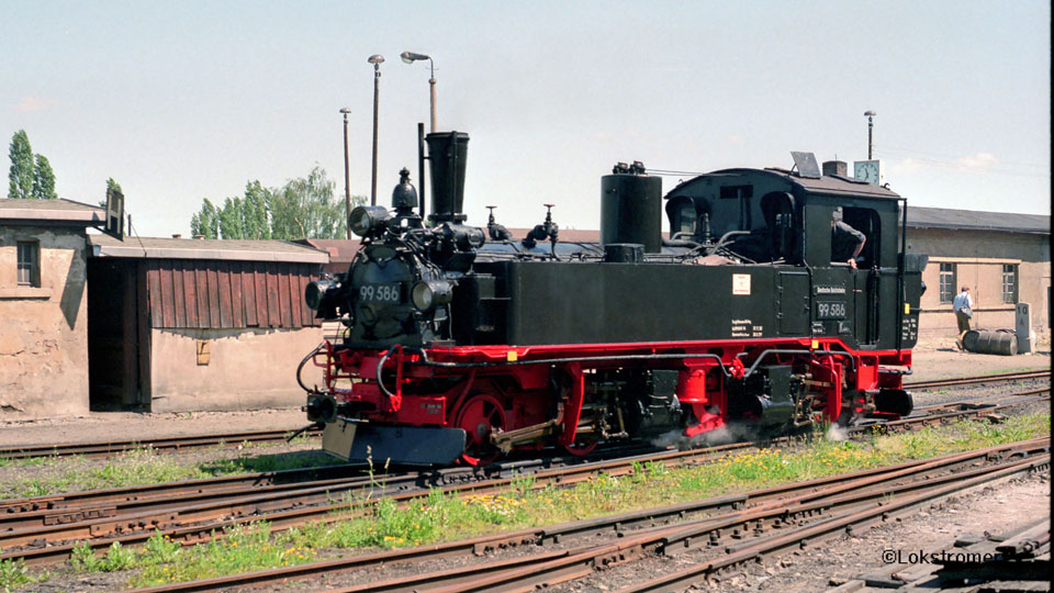 99 1586 der DR in Cranzahl am 7. Juli 1991