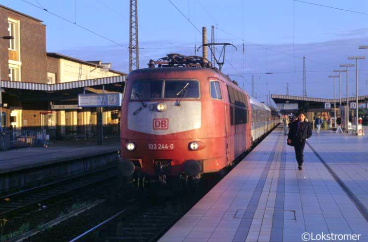 DB 103 244 mit Interregio aus Hannover am 15.05.1999 in Magdeburg Hbf 