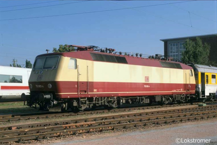 Im AW Dessau war am 11.09.1999 Tag der offenen Tür anlässlich des Jubiläums "70 Jahre RAW Dessau". Zu sehen war auch die 752 003 von DB Systemtechnik, die ehemalige 120 003 der Deutschen Bundesbahn.