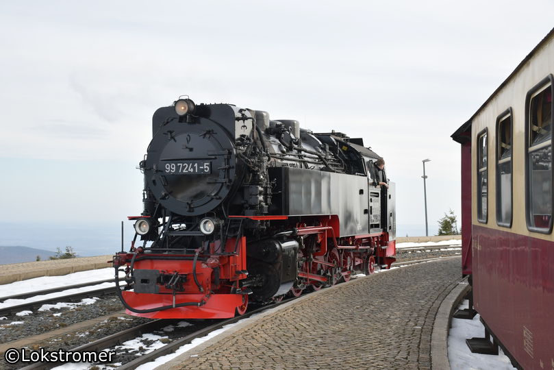 99 7241 der HSB während der Rangierfahrt im Bahnhof Brocken