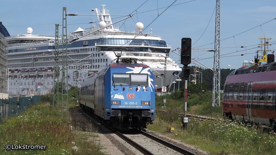 Bahn zum Schiff - DB 101 055 am 23. Juli 2016 in Warnemünde Werft