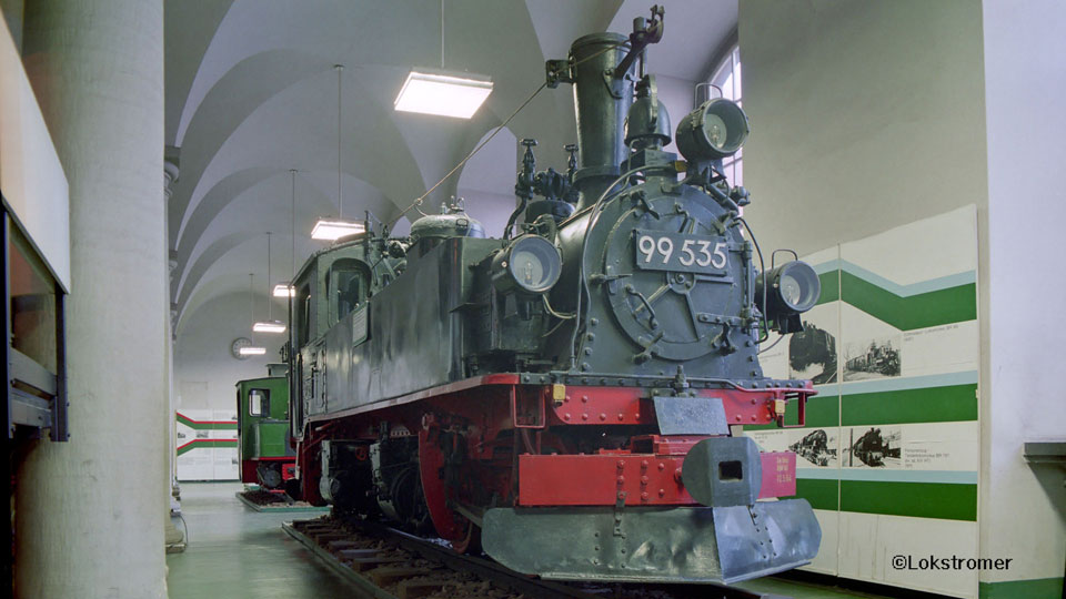 99 535 der DR im Verkehrsmuseum Dresden am 19. Dezember 1990