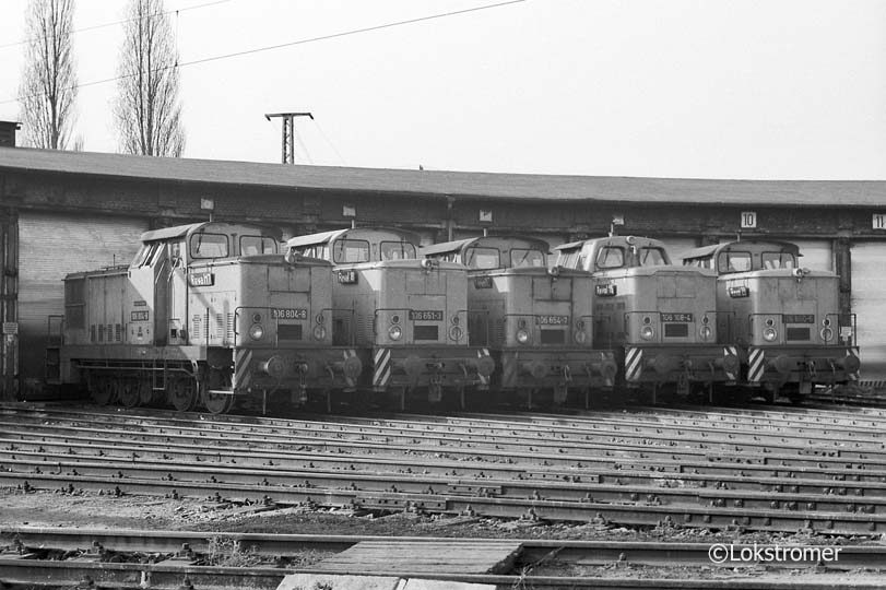 DR 106 804, 106 651, 106 654, 106 108 und 106 650 in Magdeburg-Rothensee am 01.03.1991