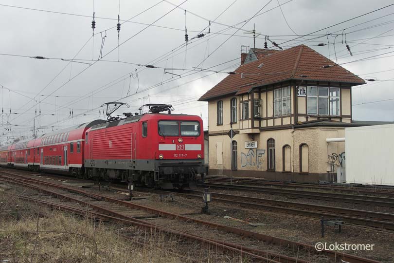 DB 112 117 mit Regionalexpress RE1 nach Eisenhüttenstadt in Erkner am 26.03.2008
