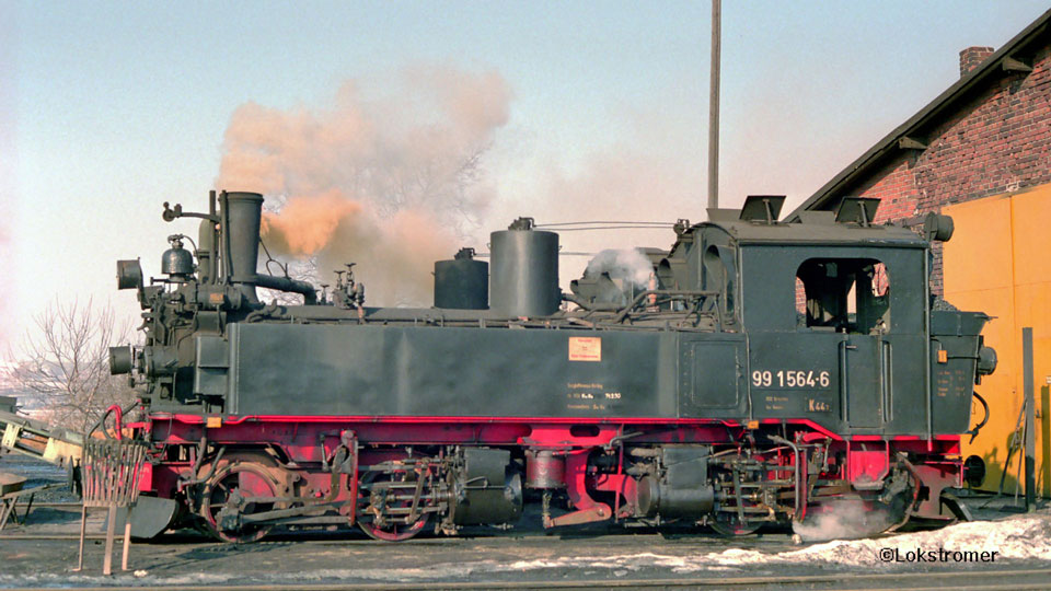 99 1564 der DR in Mügeln am 20. Februar 1991
