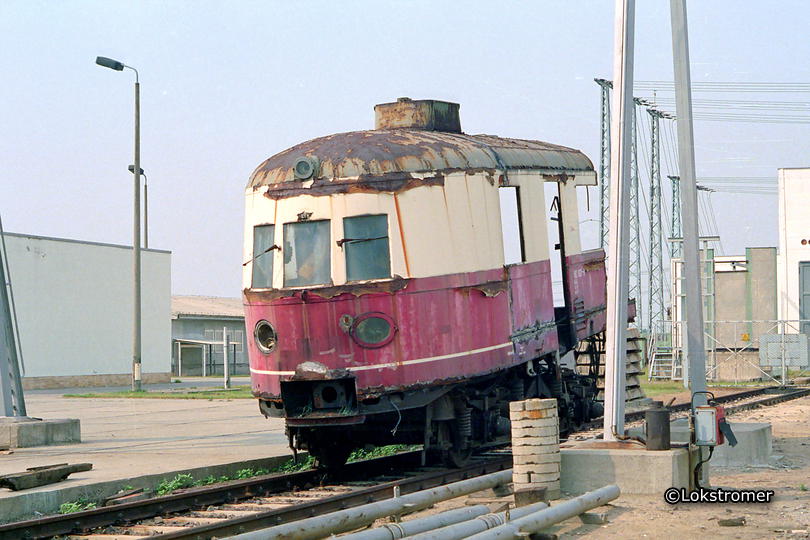 182 001 (ex SVT 137 273a) in Elstal am 14. August 1990