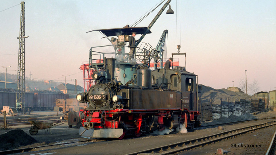 99 1606 der DR in Freital-Hainsberg am 2. Februar 1991