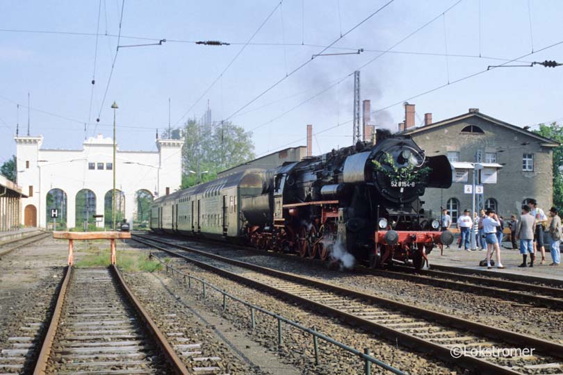 DR 52 8154 mit Sonderzug in Leipzig Bayerischer Bahnhof am 25.05.1995