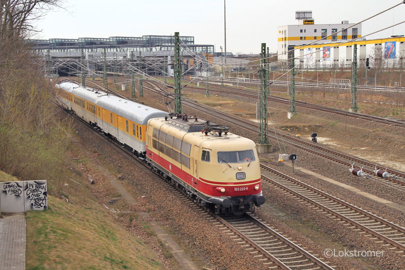 DB 103 222 von DB Systemtechnik mit dem Funkmesszug in Berlin Südkreuz am 21.03.2014
