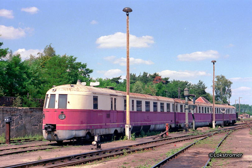 183 251 (ex SVT 137 234) in Basdorf am 2. August 1990