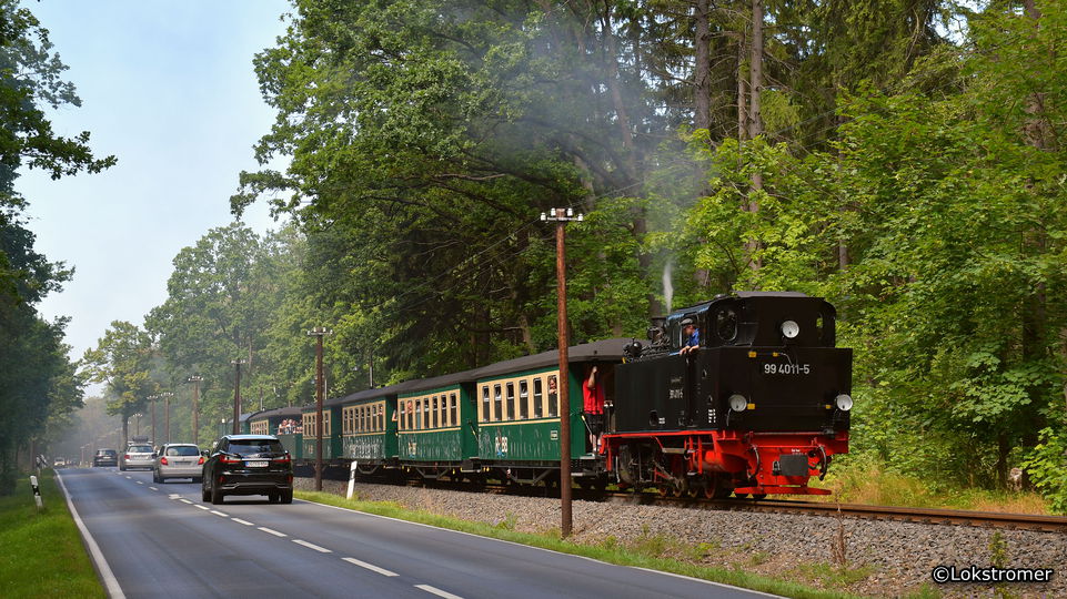 99 4011 mit Personenzug nach Göhren bei Philippshagen