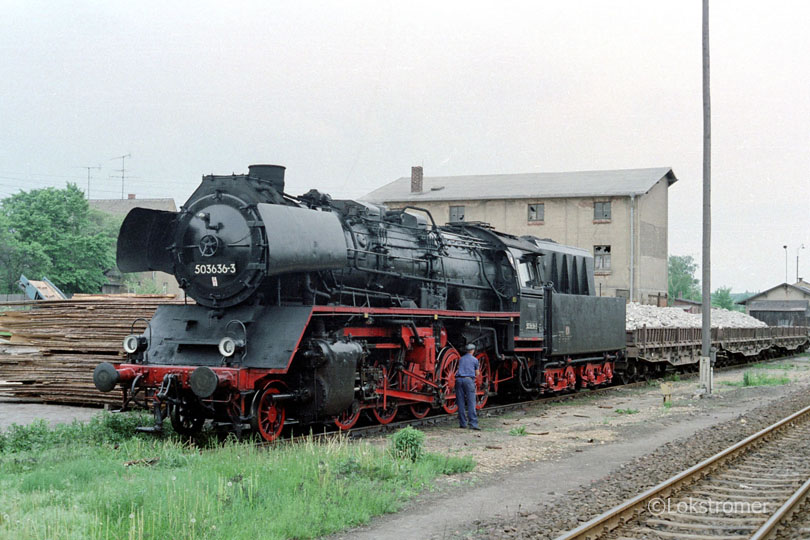 DR 50 3636 des Bw Nossen mit Nahgüterzug in Großbothen am 18.05.1986