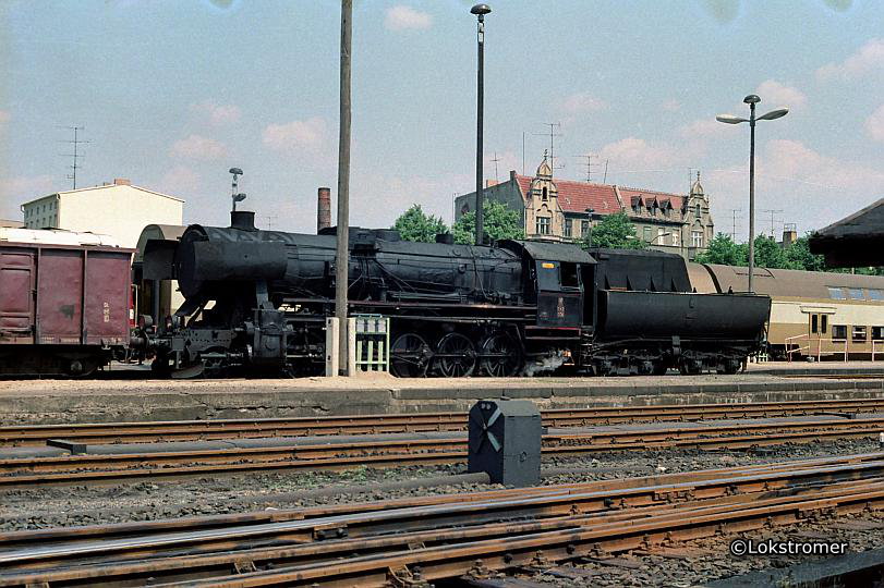 PKP Ty2-604 (ex DR 52 5792) mit Güterzug nach Zagan (Polen) in Forst (Niederlausitz) am 28. Juli 1986