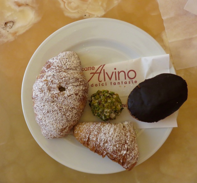 Molti buoni dolci! / Wonderful sweets! (Caffe Alvino, Piazza Sant'Oronzo 30)