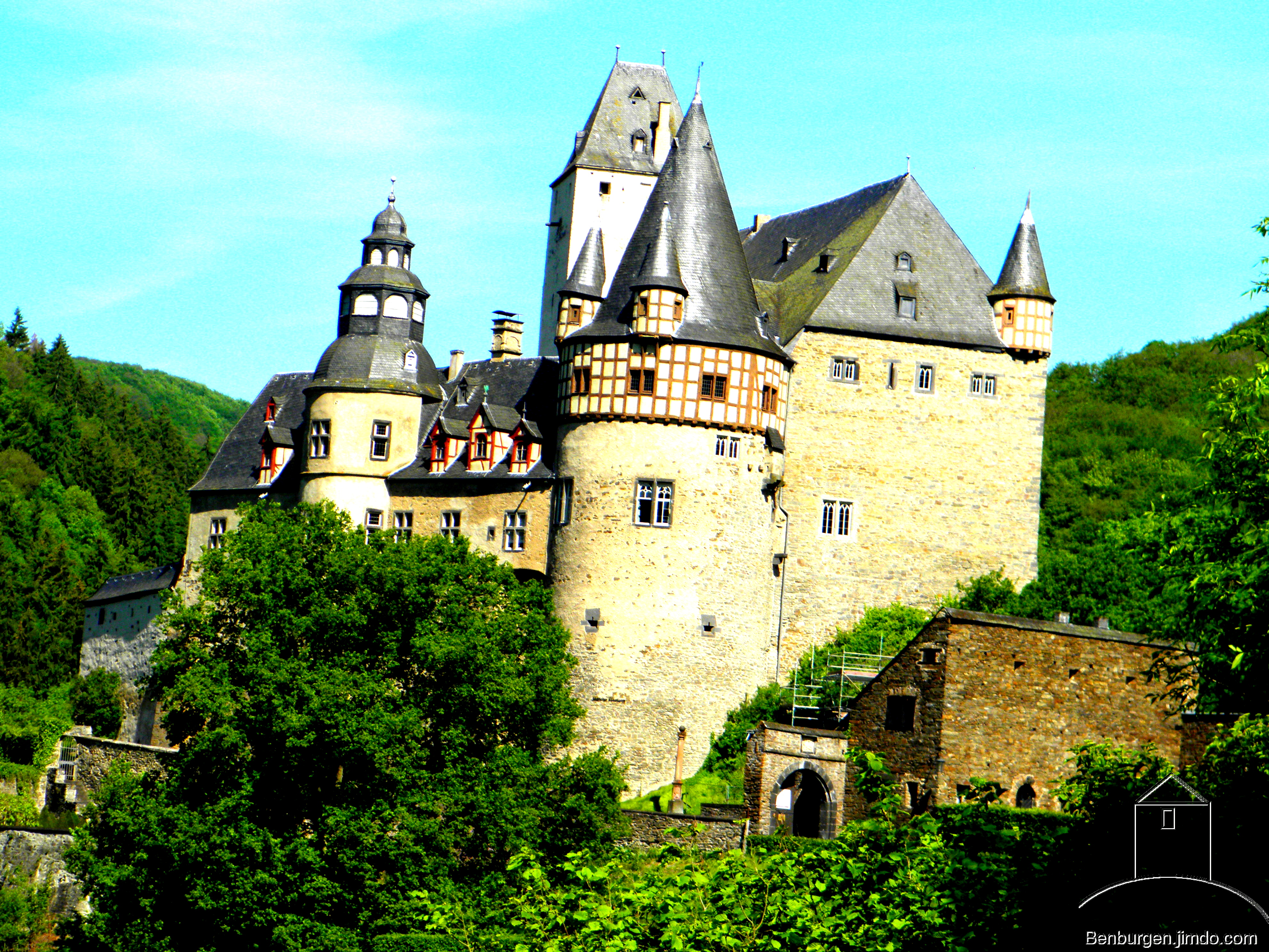 Foto: Schloss Bürresheim bei St.Johann        