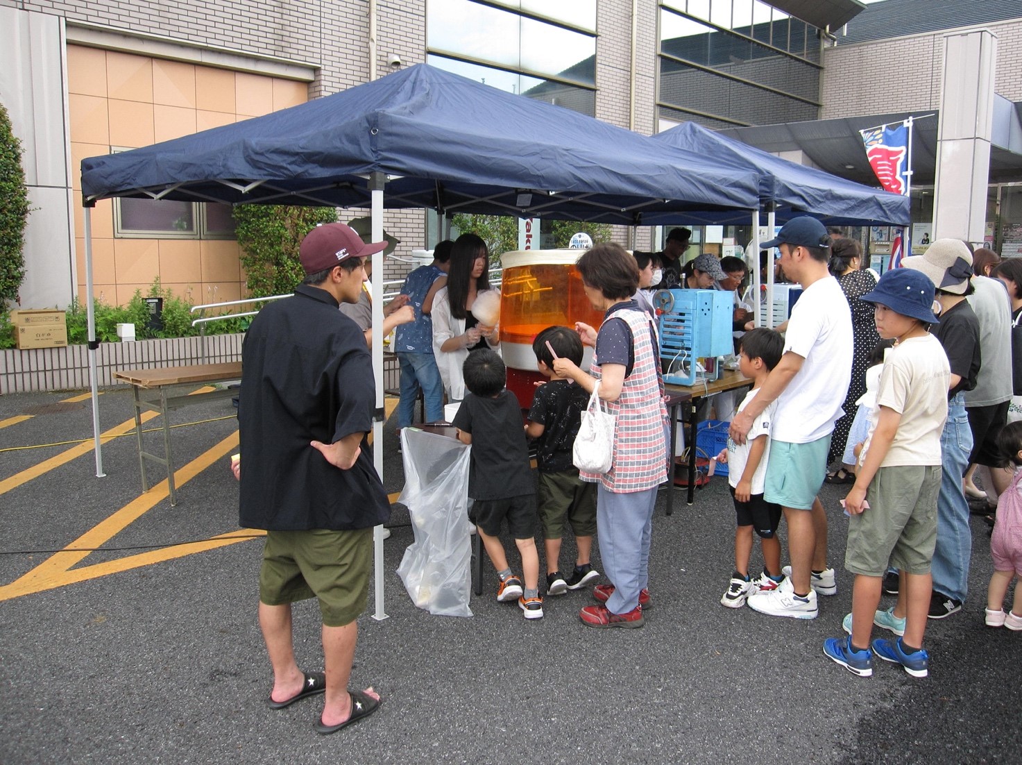 綿菓子前の長い行列