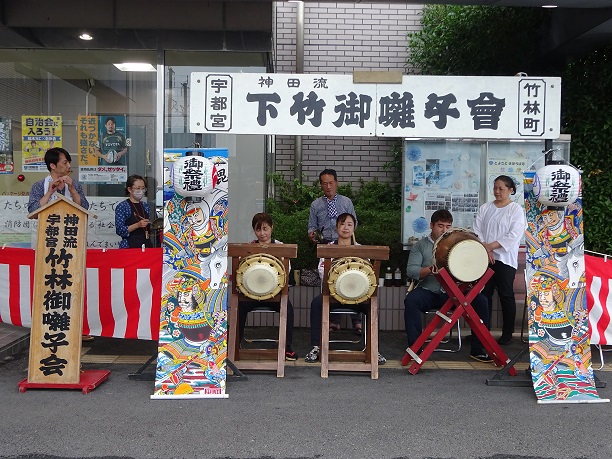お囃子会がお出迎え