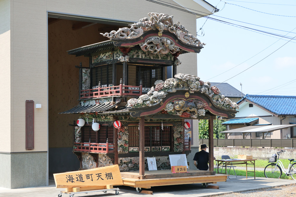 収蔵庫から姿を現した天棚