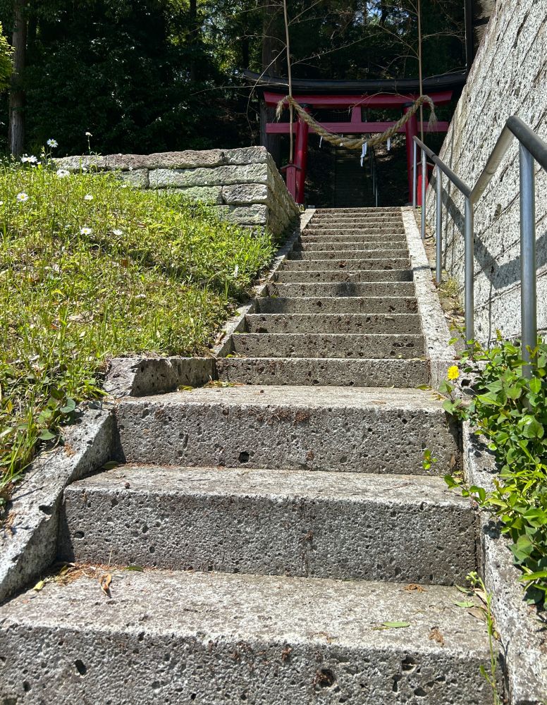 岩本町の高尾神社にお参り