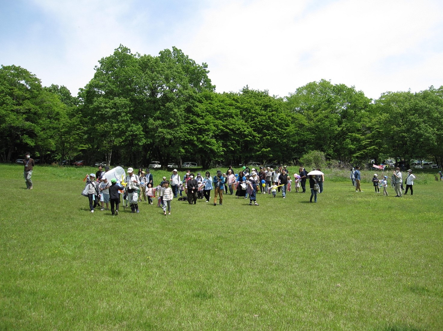 森たんけん隊の出発