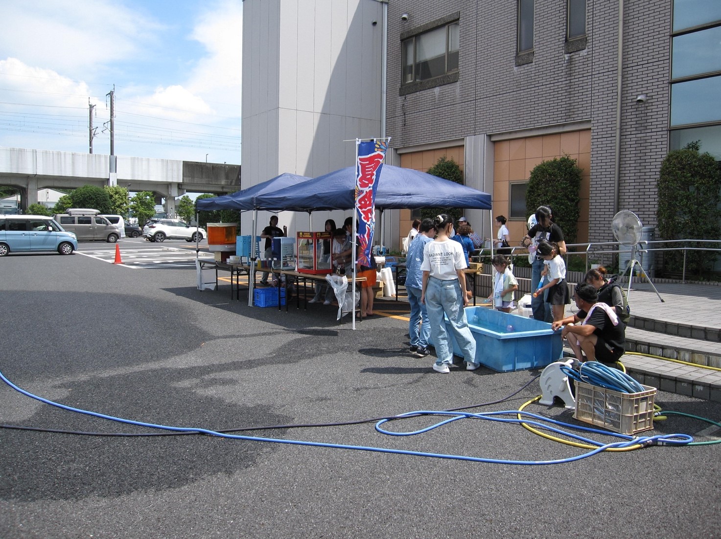 炎天下での準備、ご苦労様です