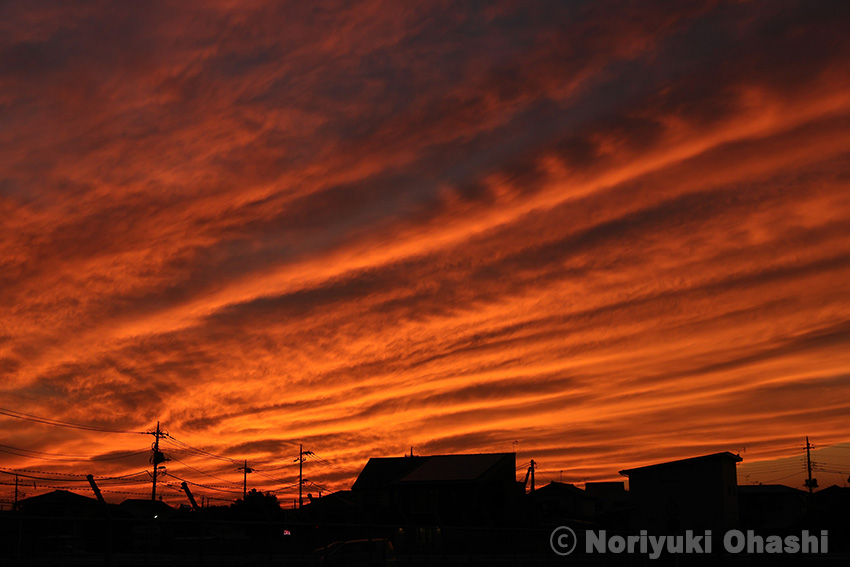 10月12日の夕刻　西の空が紅く染まりました