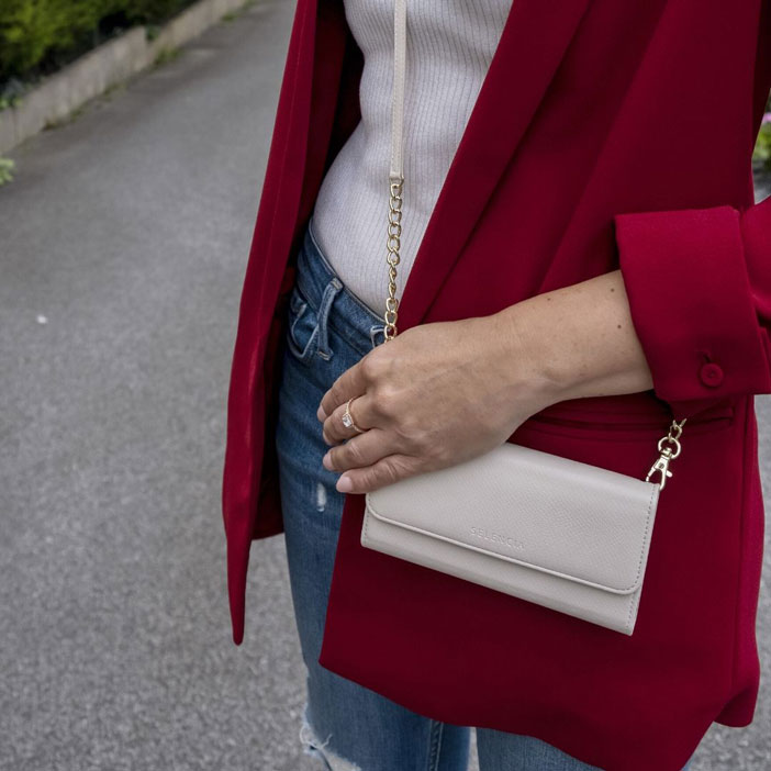 Must Have: Selencia Snake Phone Clutch