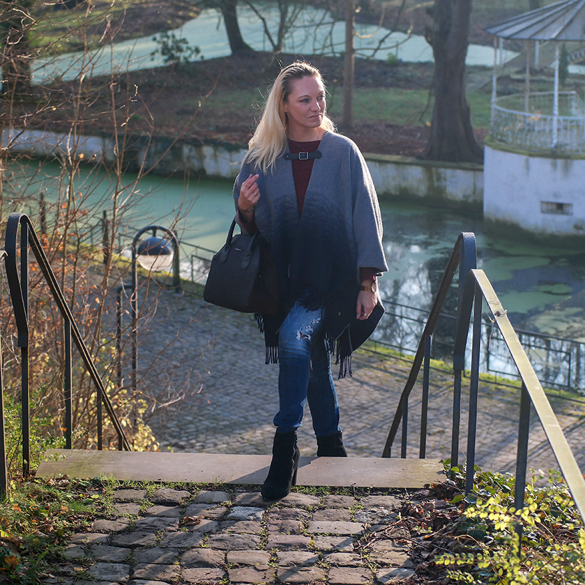 Cooler Winter Style mit dem Cape von Pepe Jeans & Plateau Stiefeletten von H&M | hot-port.de | 30+ Fashion Blog