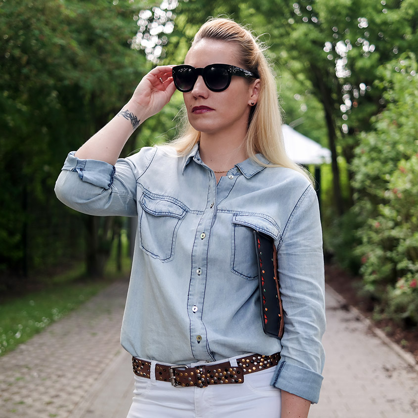 Outfit Light Blue Denim Shirt and white Jeans | Hellblaues Jeanshemd zur weißen Jeans | hot-port.de | 30+ Fashion & Lifestyle Blog