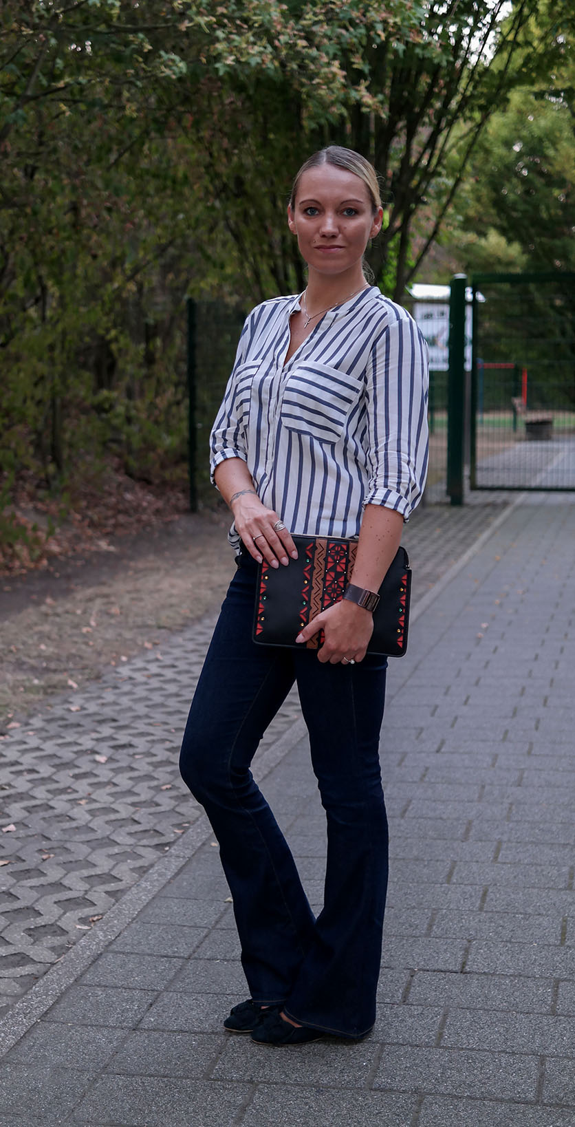 Style Trend Striped Blouse | Outfit Gestreifte Bluse & Schlagjeans | hot-port.de | 30+ Style Blog