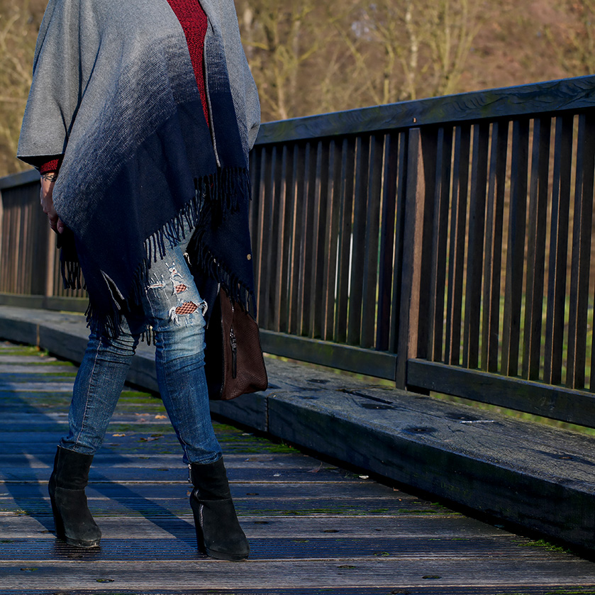 Cooler Winter Style mit dem Cape von Pepe Jeans & Plateau Stiefeletten von H&M | hot-port.de | 30+ Fashion Blog