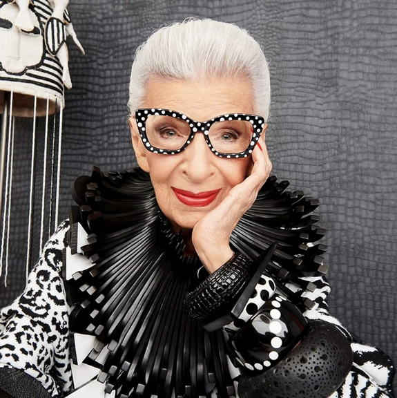 Bye Iris Apfel, Du verrückte Fashion Ikone!