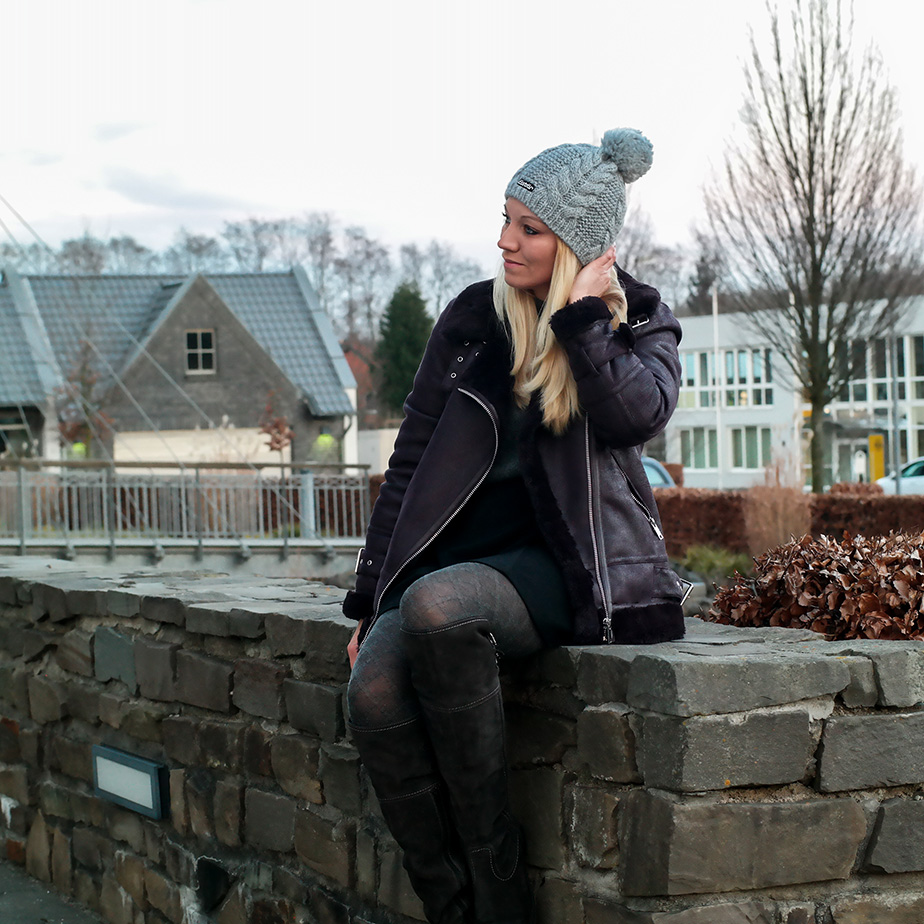 Winter Style | Outfit Overknees & Bommelmütze